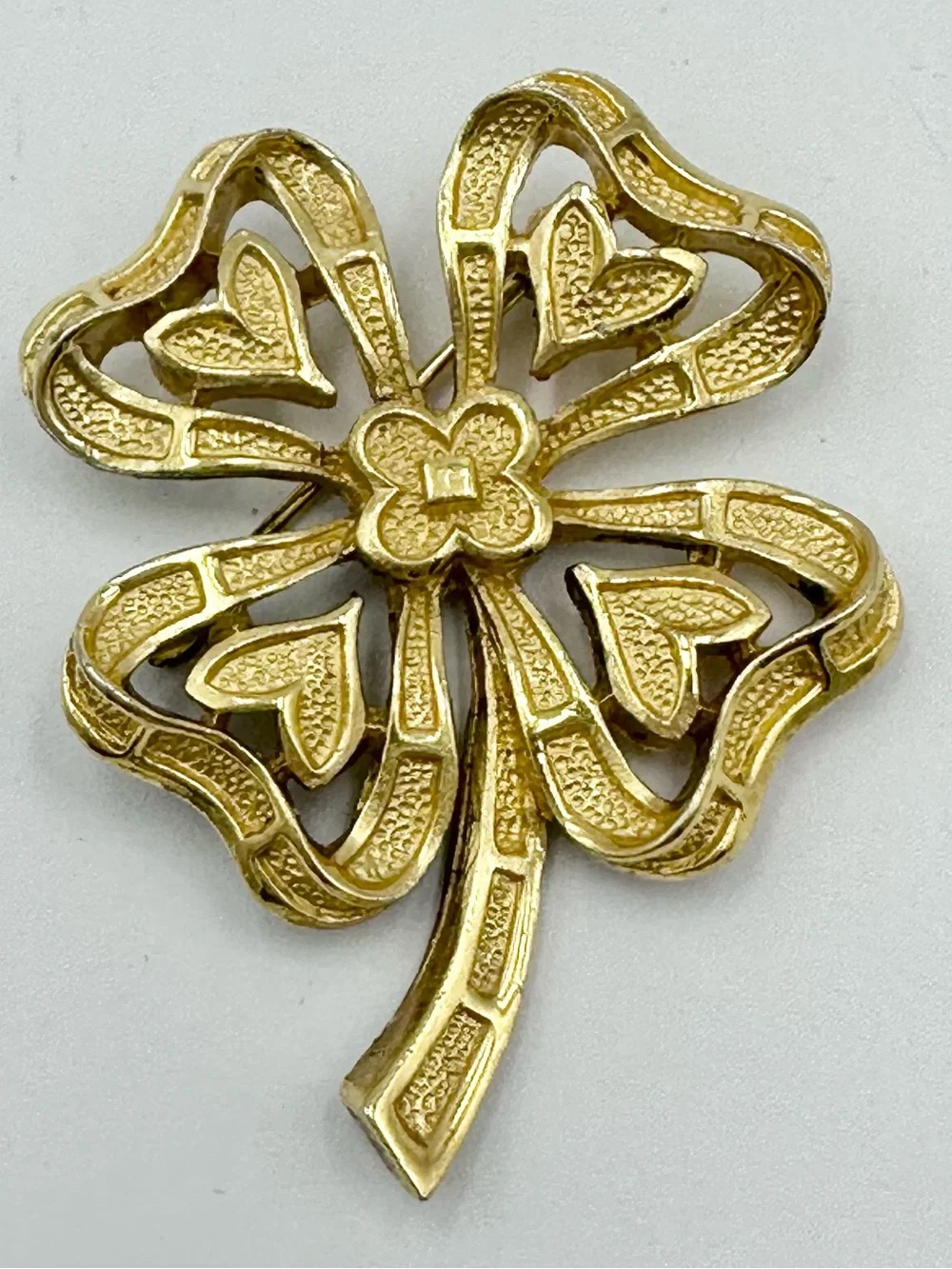 Crown Trifari Signed Lucky 4 Leaf Clover Gold Tone Brooch